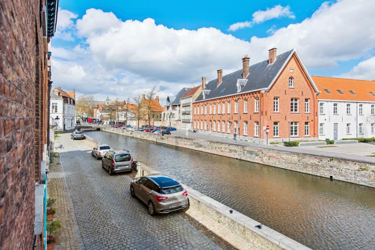 Charming Place Along The Canals In Bruges Exterior photo