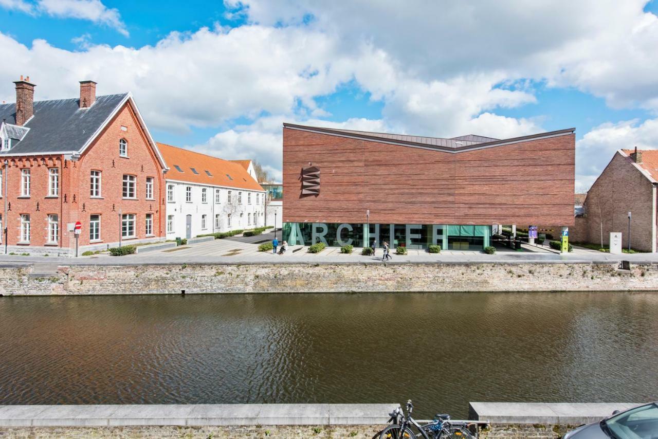Charming Place Along The Canals In Bruges Exterior photo